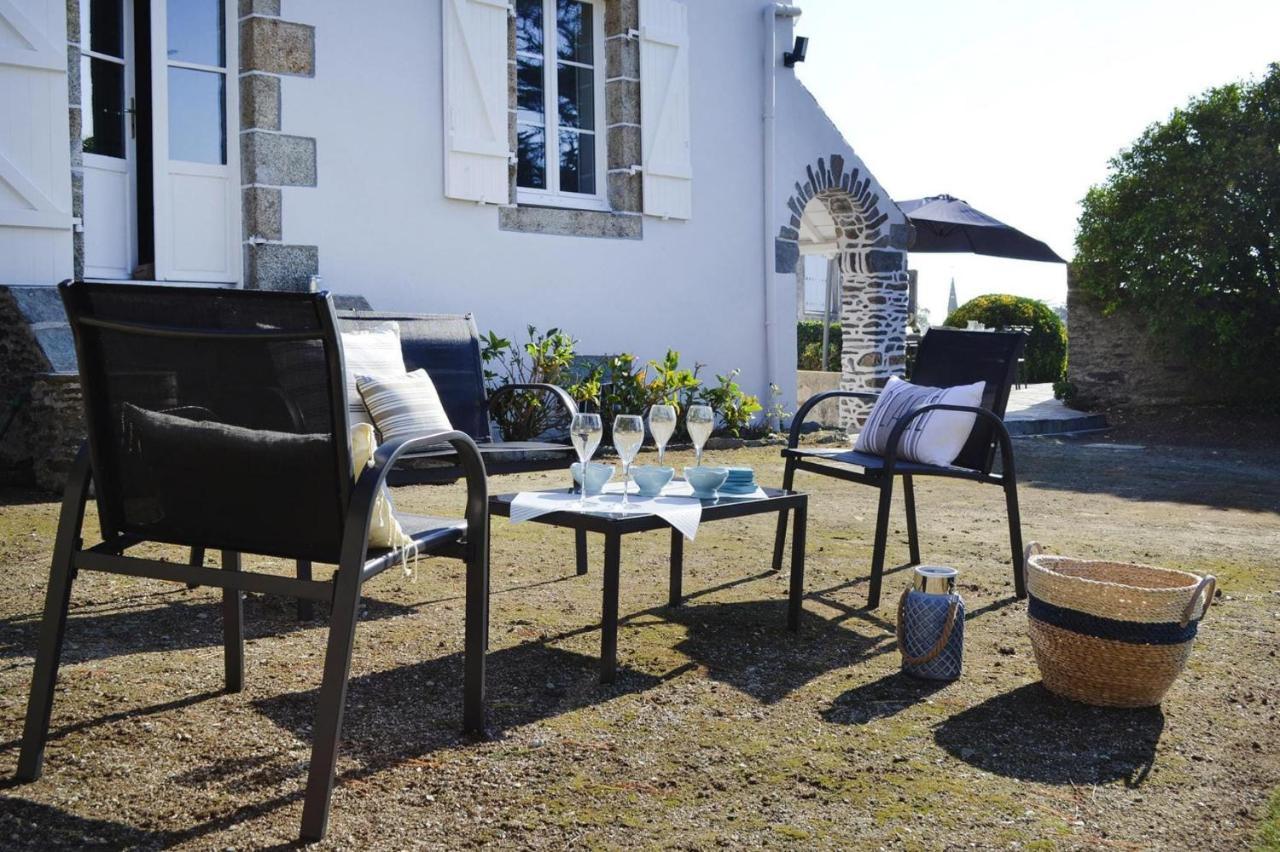Villa In Locquirec With Garden Exterior foto